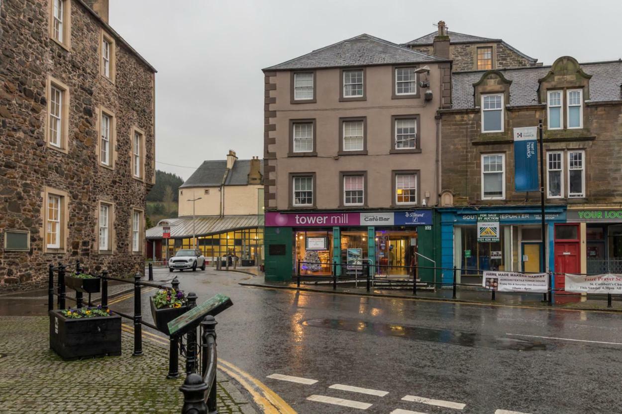 2 A Towerknowe Apartment Hawick Bagian luar foto